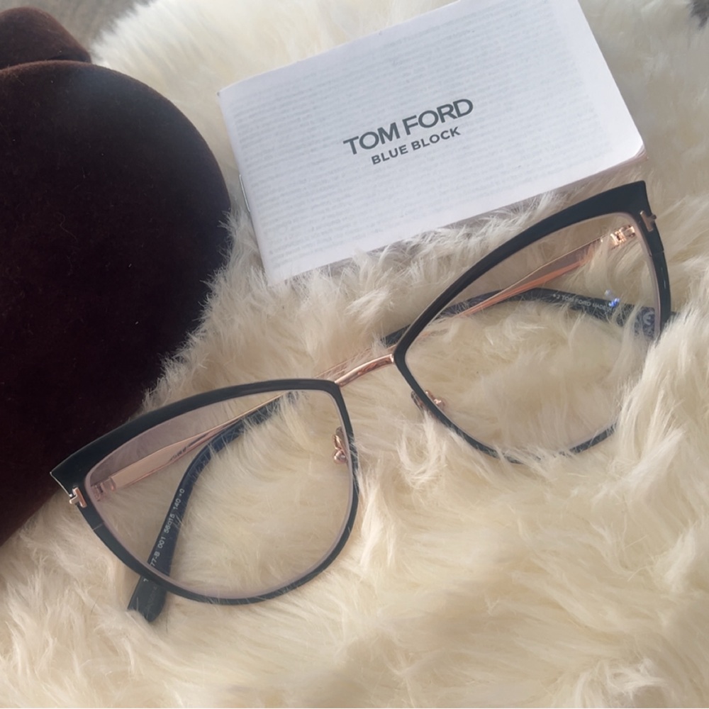 Tom Ford Women's Glasses with Black Frame and Gold Detail